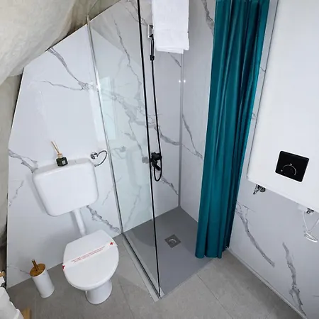Sutjeska Glamping Domes Campo de lujo