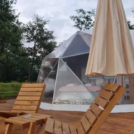Sutjeska Glamping Domes Campo de lujo *