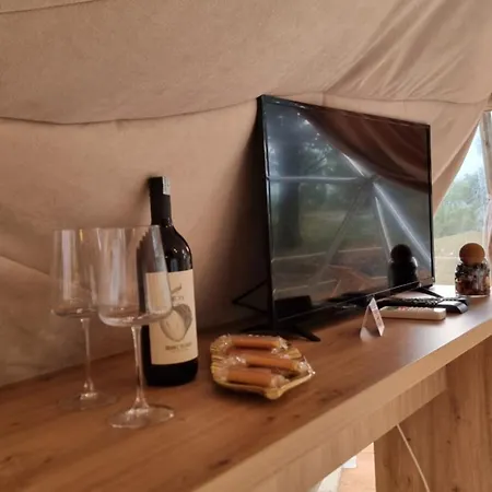 Sutjeska Glamping Domes Campo de lujo *