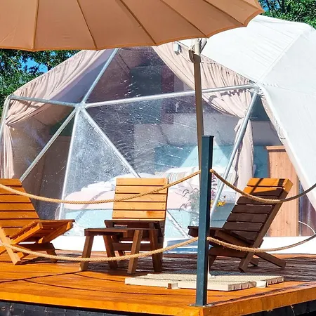 Campo de lujo Sutjeska Glamping Domes