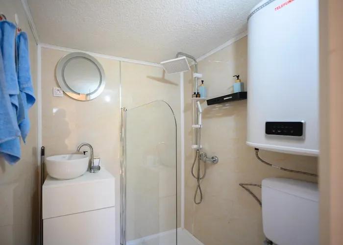 Sutjeska Glamping Domes *