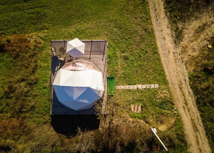 Sutjeska Glamping Domes * Tjentiste